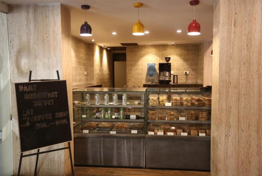 Hotel Krishna Palace Ayodhya Екстер'єр фото