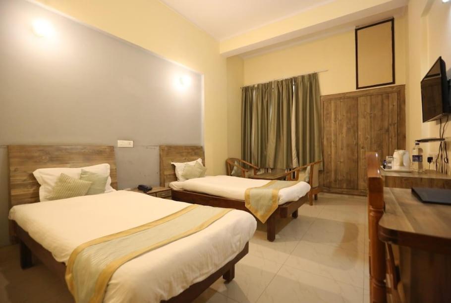 Hotel Krishna Palace Ayodhya Екстер'єр фото