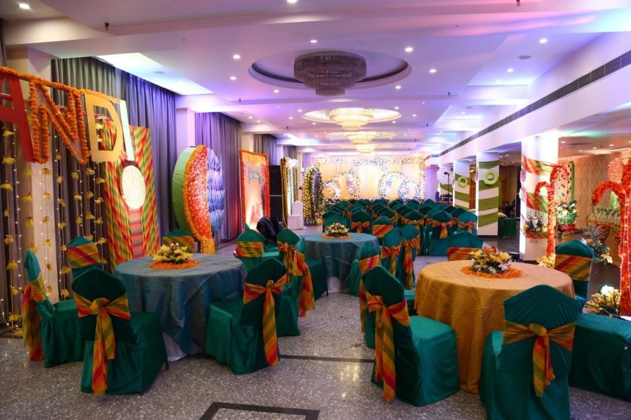 Hotel Krishna Palace Ayodhya Екстер'єр фото