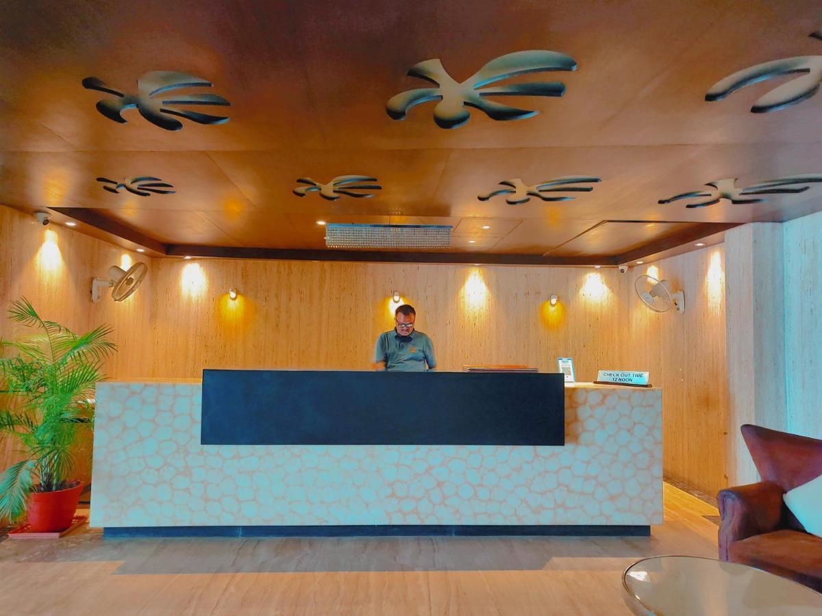 Hotel Krishna Palace Ayodhya Екстер'єр фото